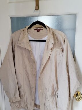 Tudor Court Vintage Beige/Gold Swish Jacket